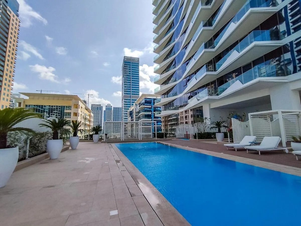 Apartment Elegant 3-Bedrooms In Dubai Marina With Stunning Views!