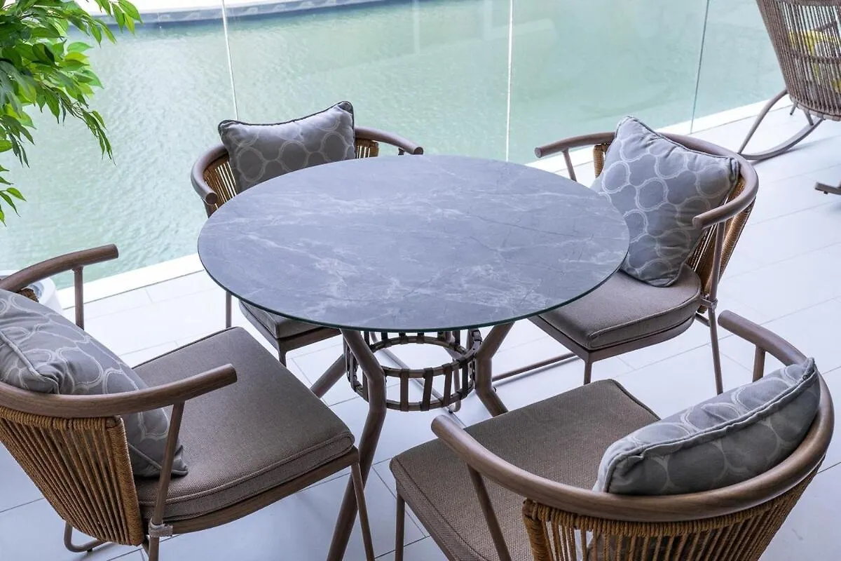 Elegant 3-Bedrooms In Dubai Marina With Stunning Views!