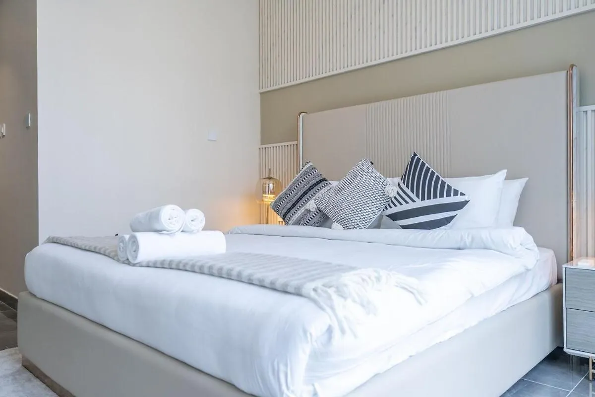 Elegant 3-Bedrooms In Dubai Marina With Stunning Views! Apartment