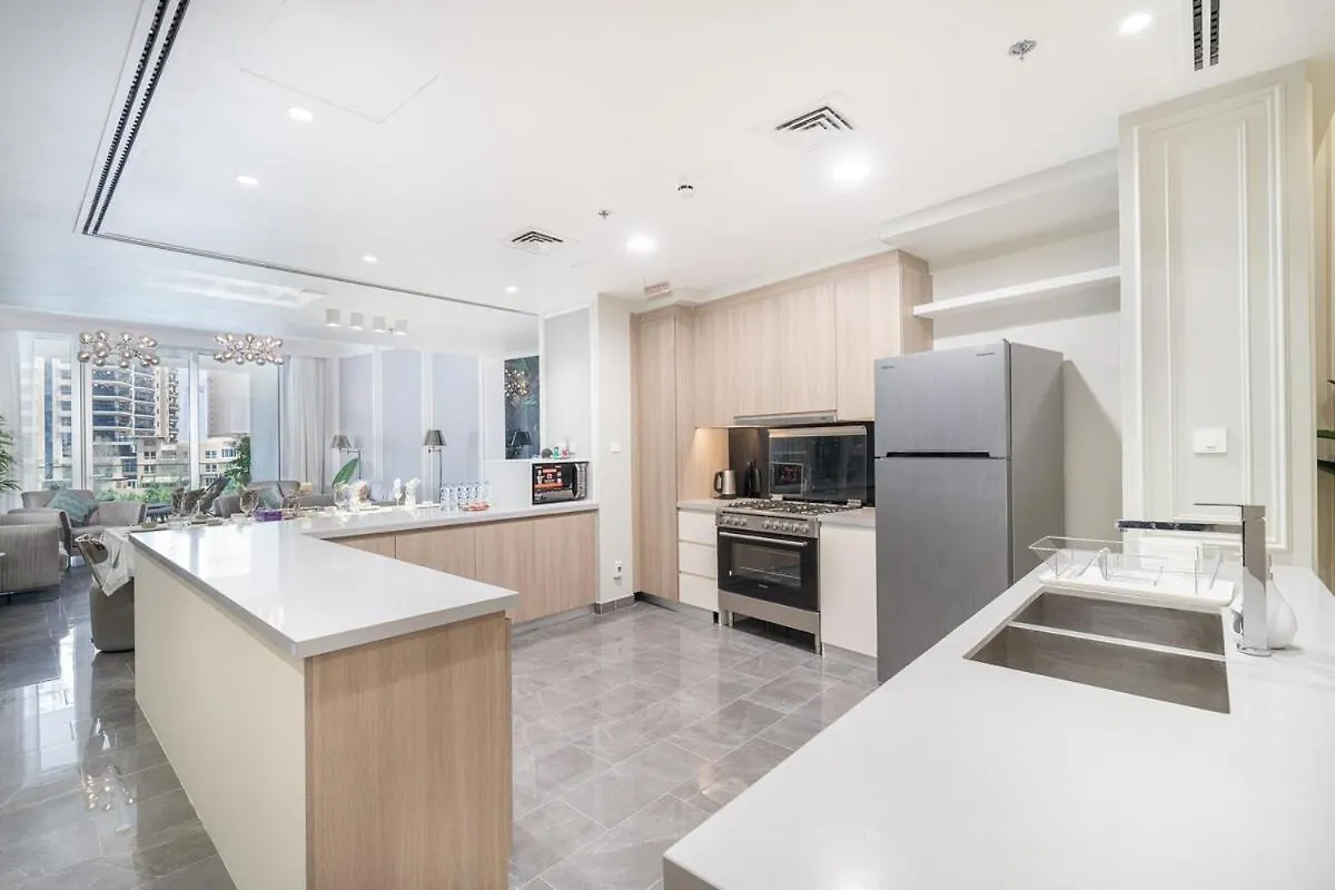 Elegant 3-Bedrooms In Dubai Marina With Stunning Views!