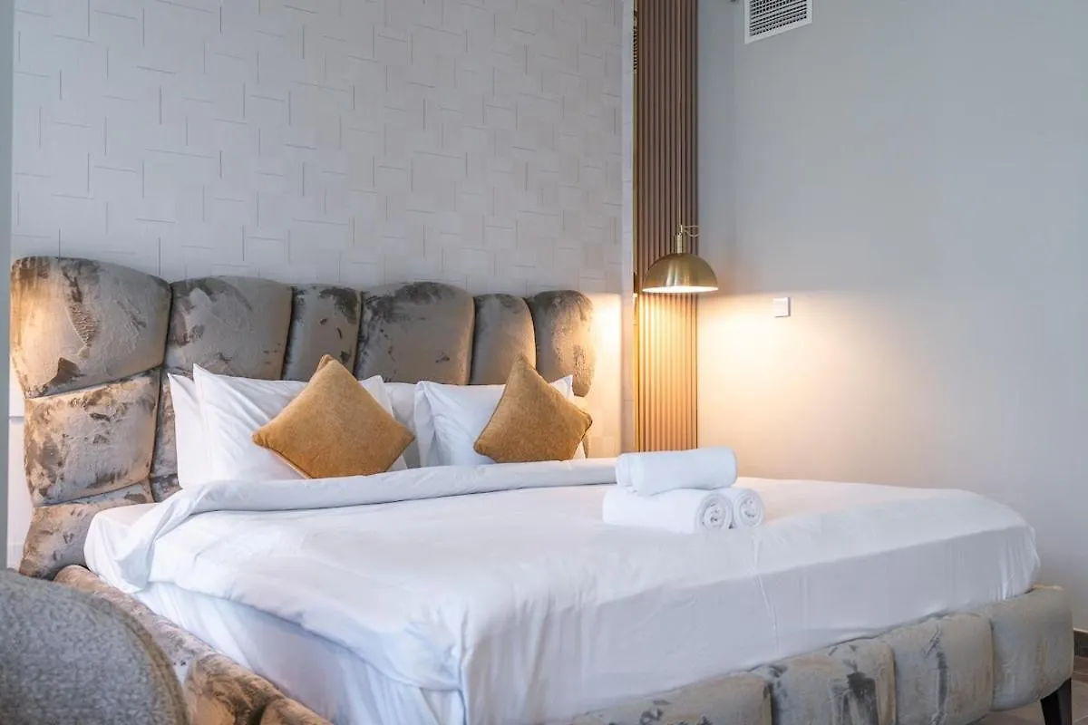 Elegant 3-Bedrooms In Dubai Marina With Stunning Views!
