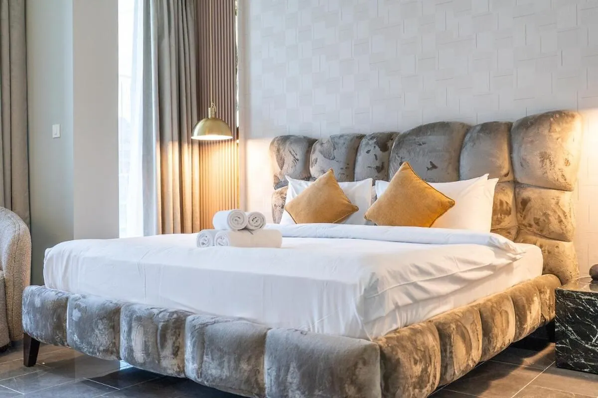Apartment Elegant 3-Bedrooms In Dubai Marina With Stunning Views!