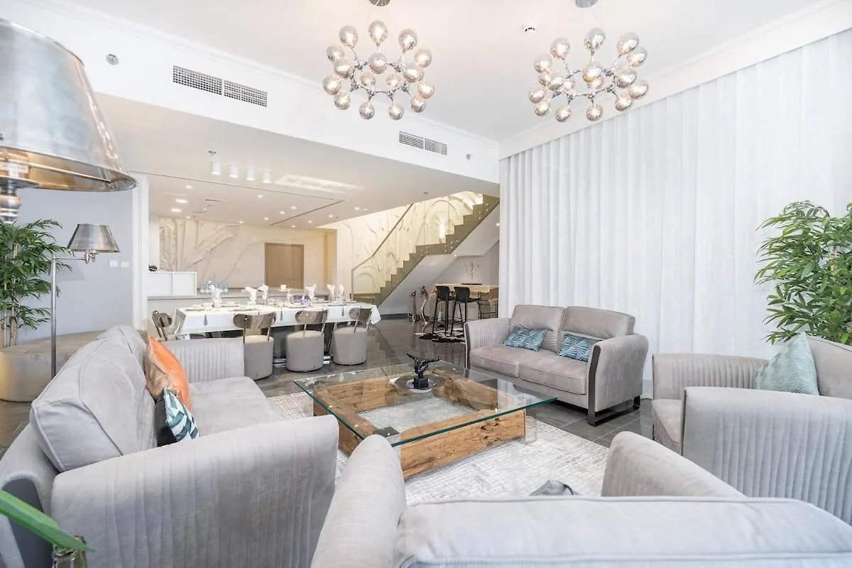 Elegant 3-Bedrooms In Dubai Marina With Stunning Views! Apartment